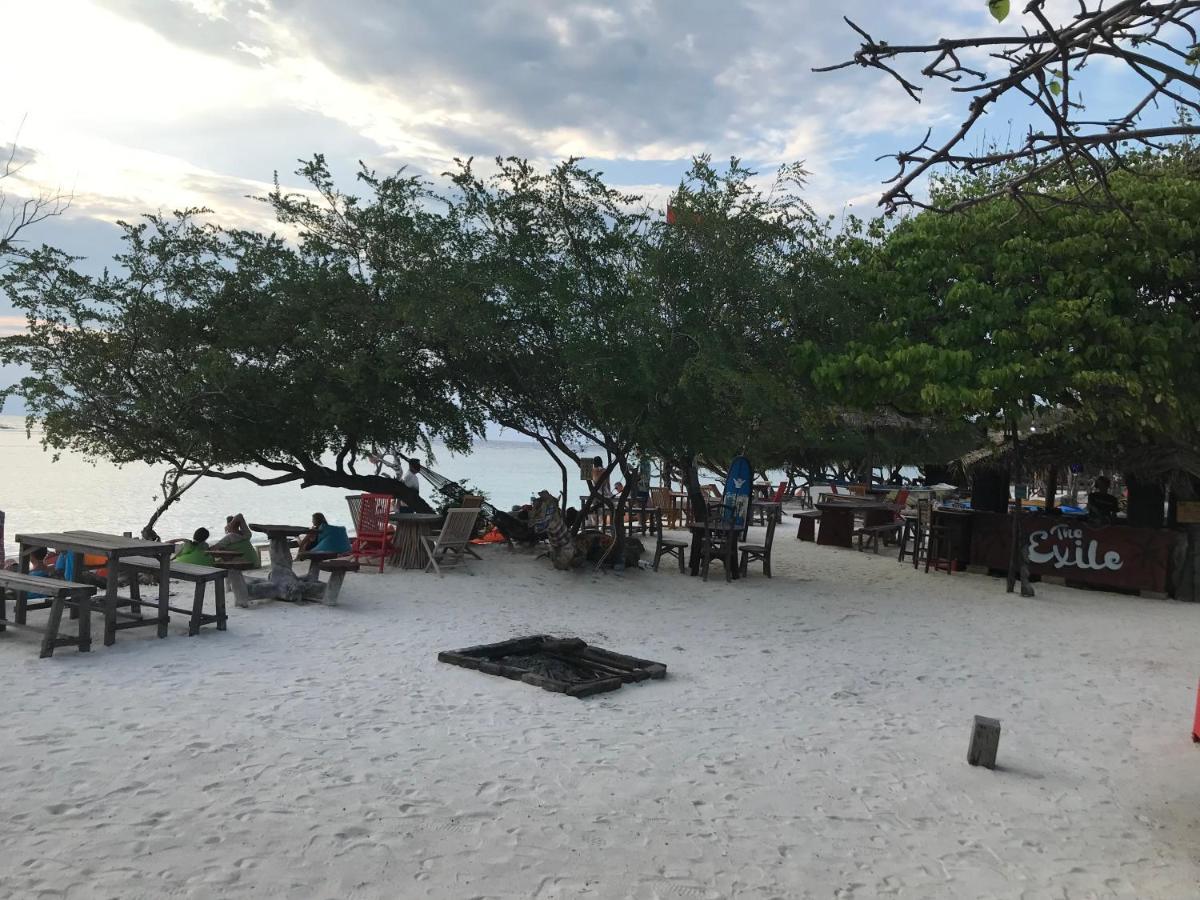 The Exile Sunset Bar & Bungalow Gili Trawangan Exteriér fotografie