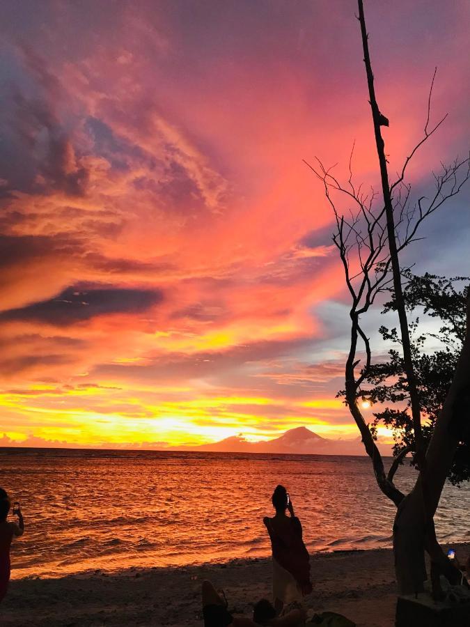 The Exile Sunset Bar & Bungalow Gili Trawangan Exteriér fotografie