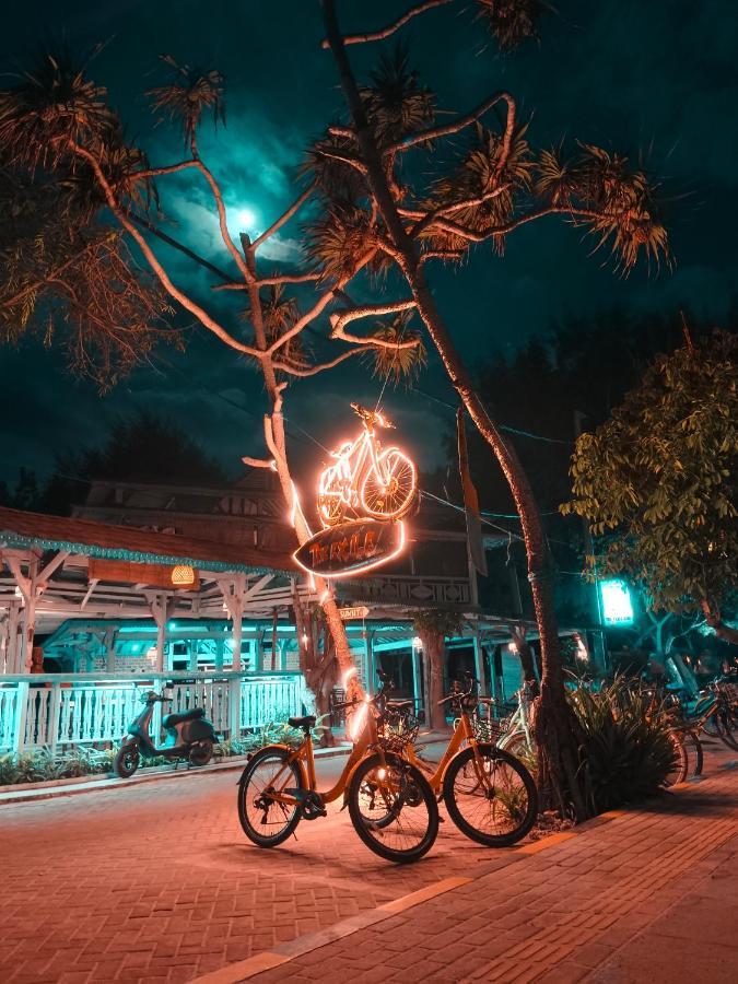 The Exile Sunset Bar & Bungalow Gili Trawangan Exteriér fotografie